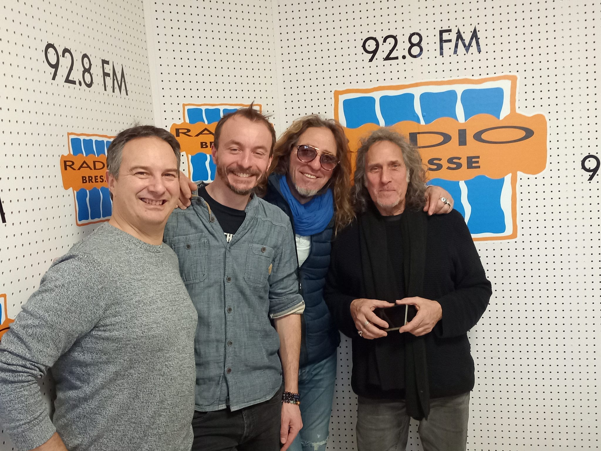 Le groupe "Frenchy" dans les studios de Radio Bresse