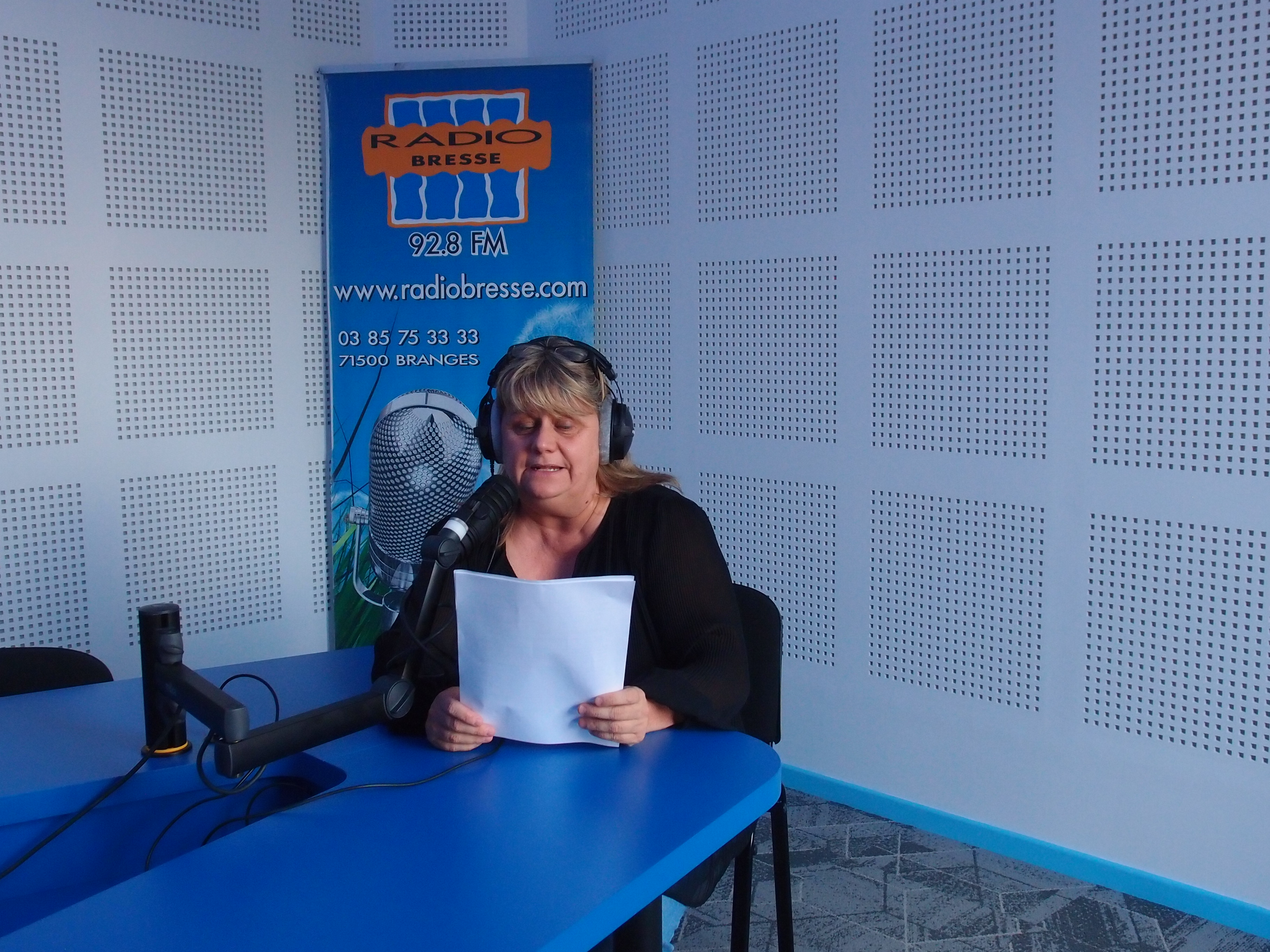 Enregistrement d'une publicité par Blandine, Bénévole